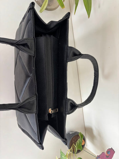 Textured Handheld Tote Bag